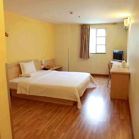 7Days Inn Dongguan Conference & Exhibition Center Стая снимка