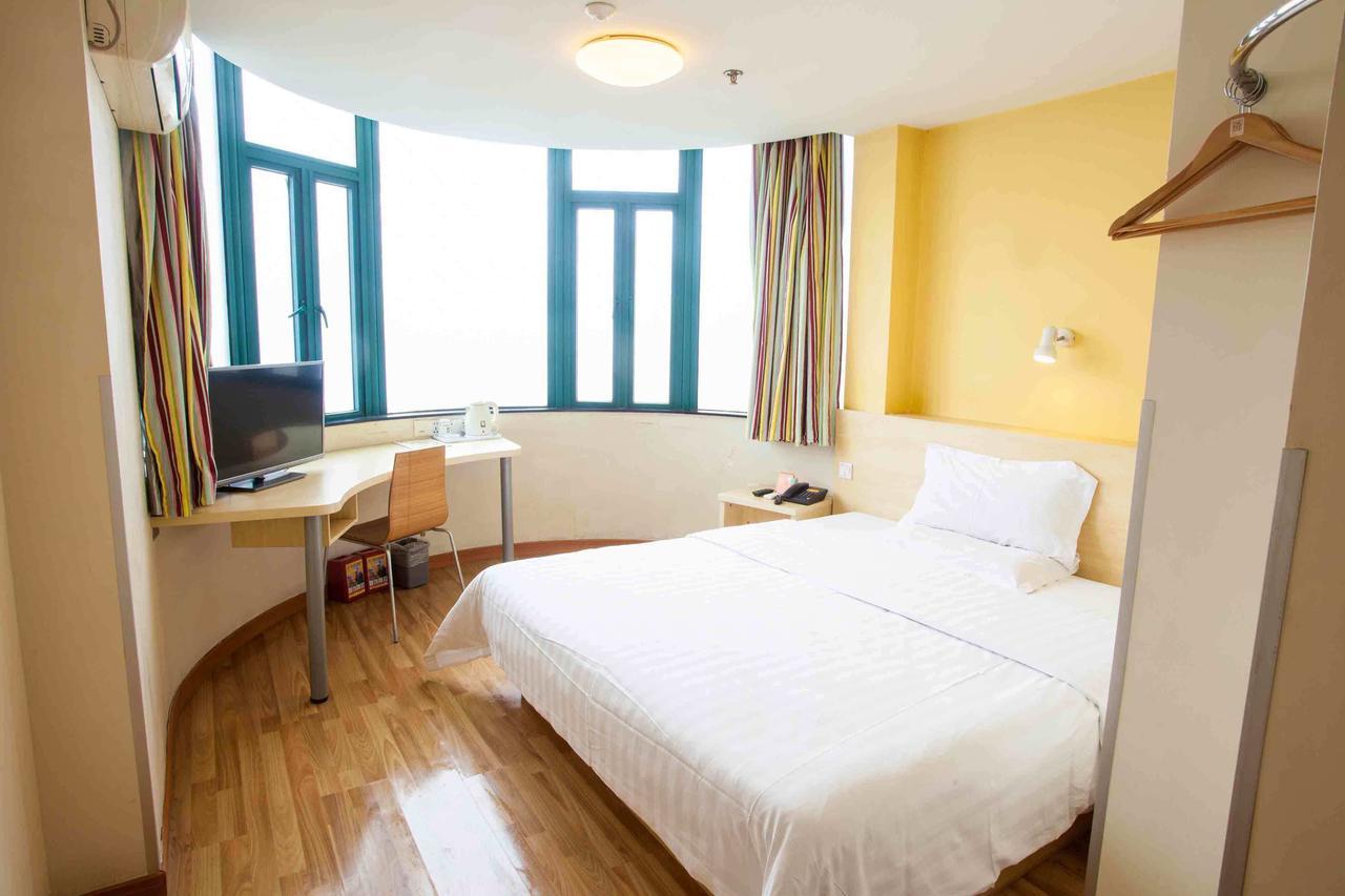 7Days Inn Dongguan Conference & Exhibition Center Стая снимка