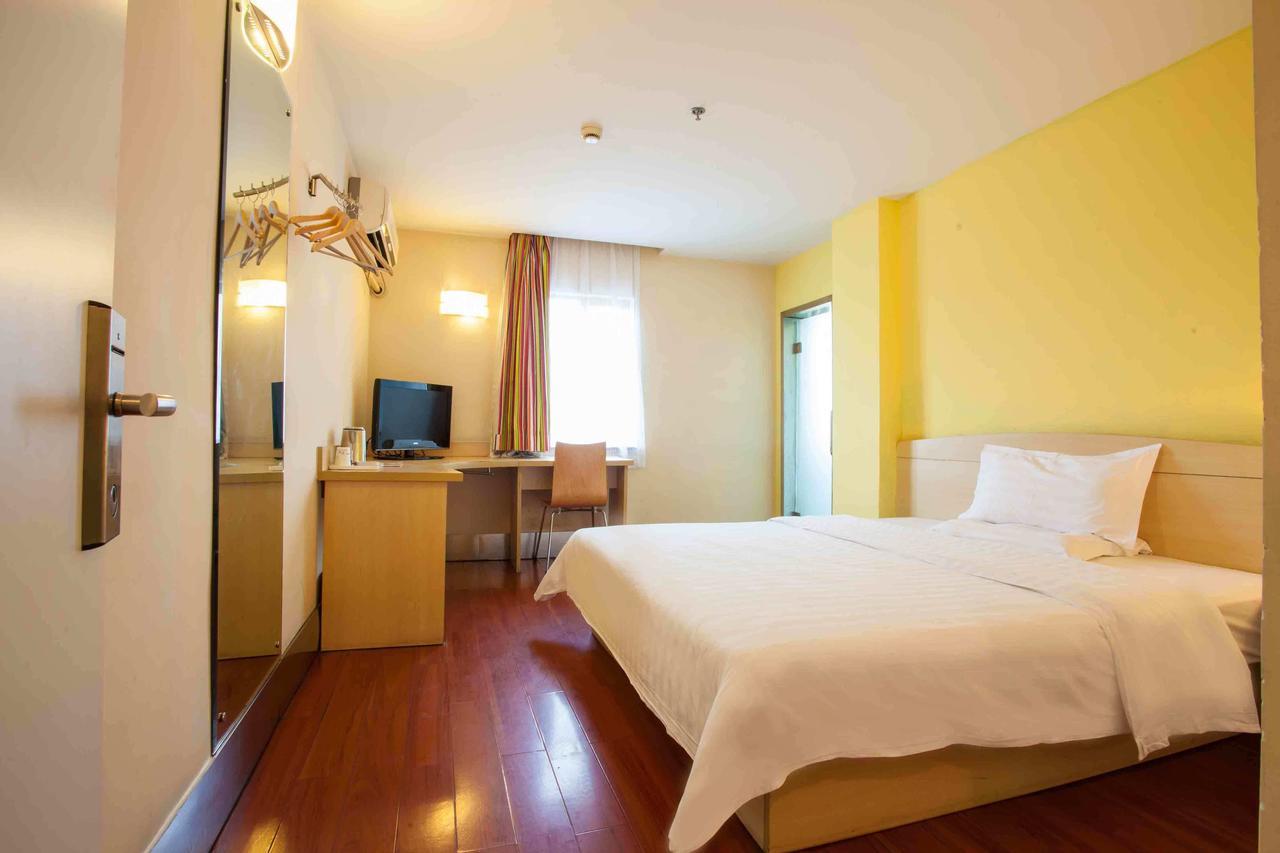 7Days Inn Dongguan Conference & Exhibition Center Стая снимка