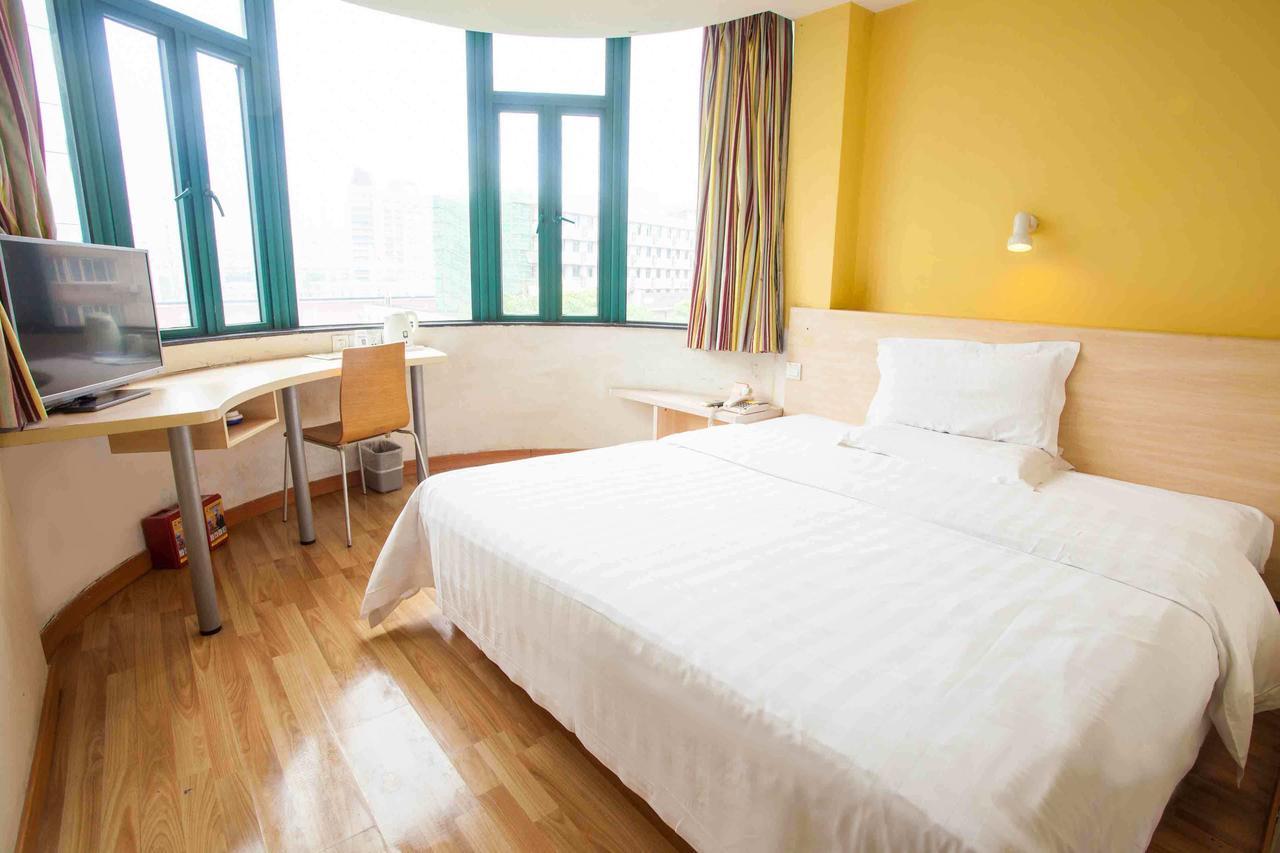 7Days Inn Dongguan Conference & Exhibition Center Стая снимка
