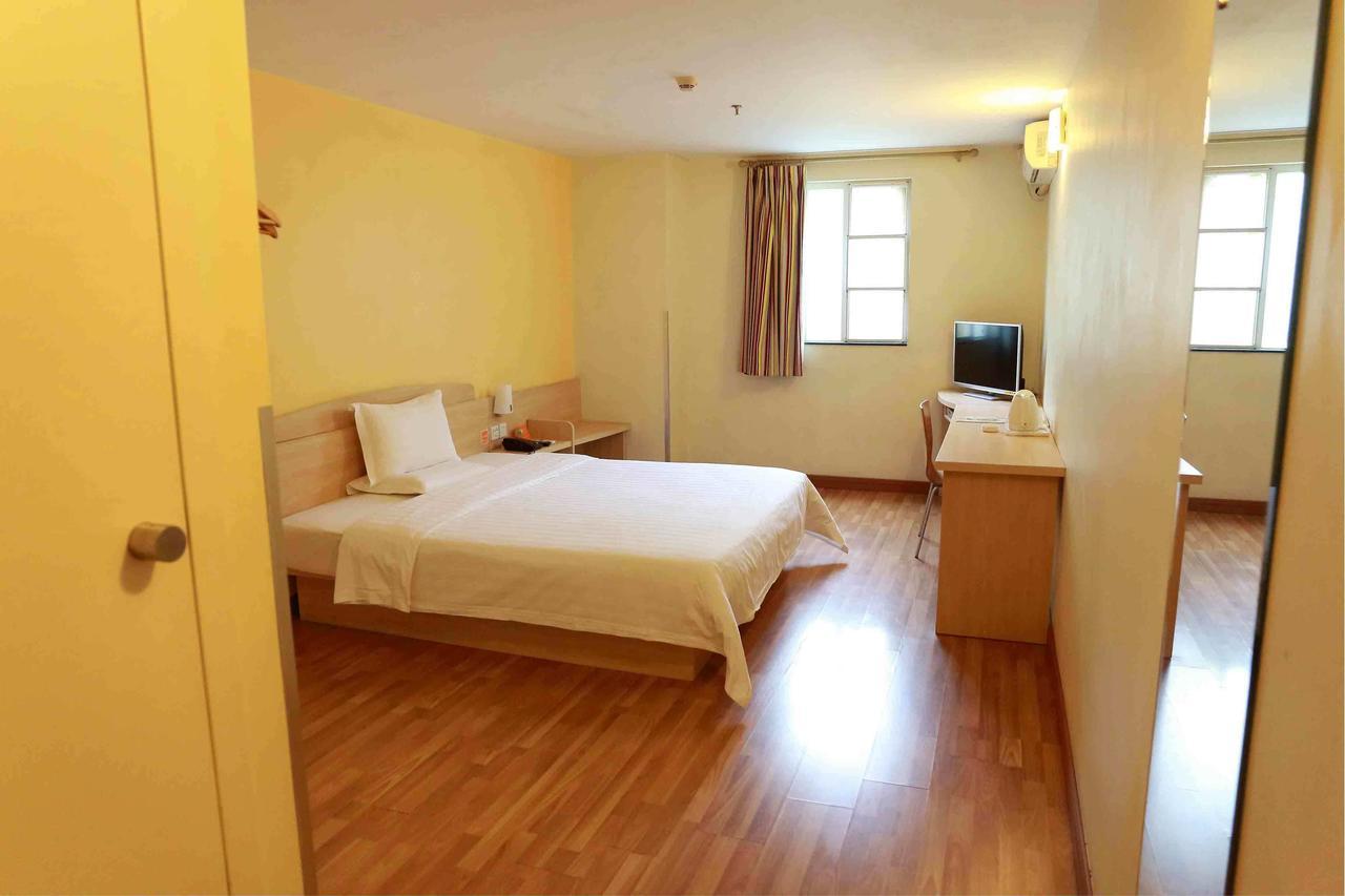 7Days Inn Dongguan Conference & Exhibition Center Стая снимка