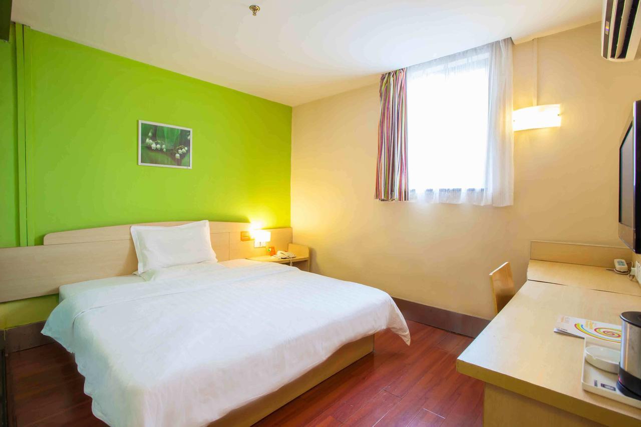 7Days Inn Dongguan Conference & Exhibition Center Стая снимка