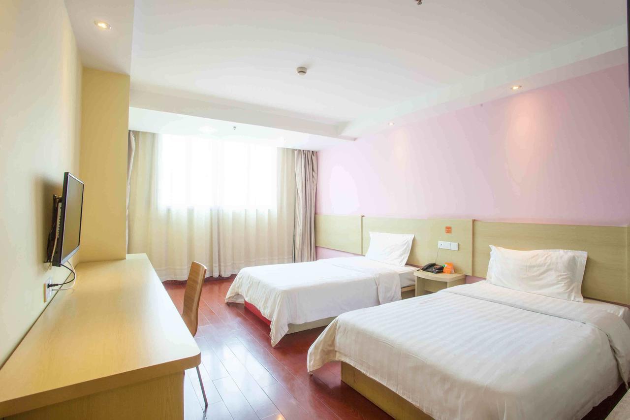 7Days Inn Dongguan Conference & Exhibition Center Стая снимка