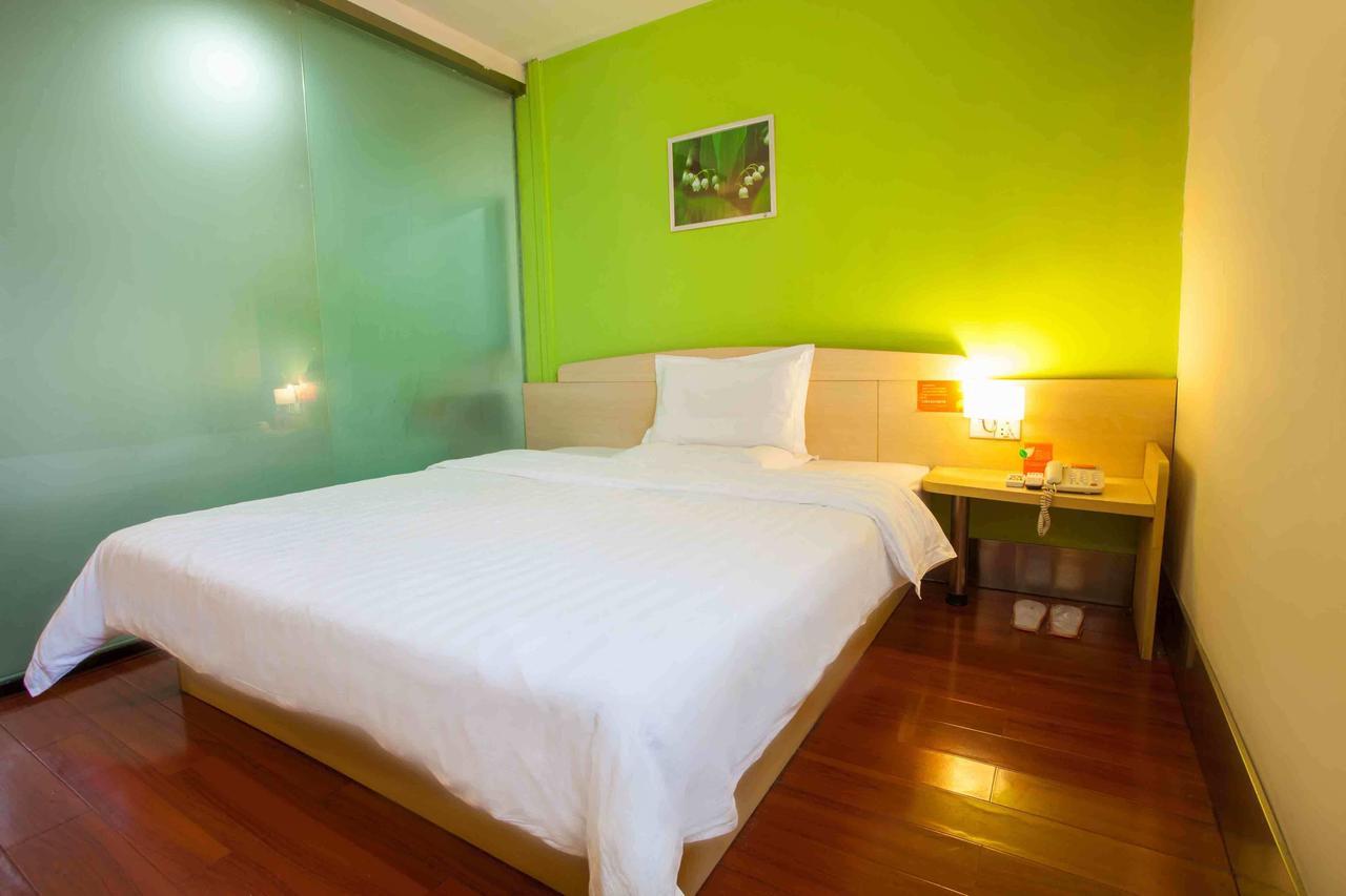 7Days Inn Dongguan Conference & Exhibition Center Стая снимка